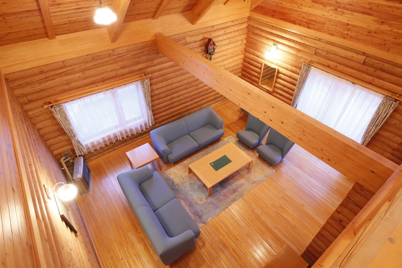 Log Hotel Larch Lake Kanayama Мінамі-Фурано Номер фото